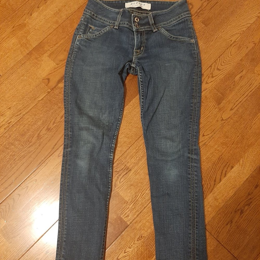 Hudson Jeans size 25. Low rise. Skinny capri cut